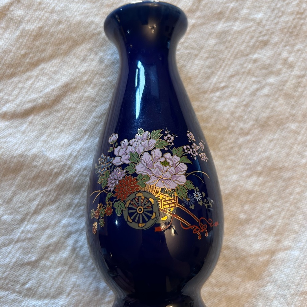 Japanese Kutani Bud Vase